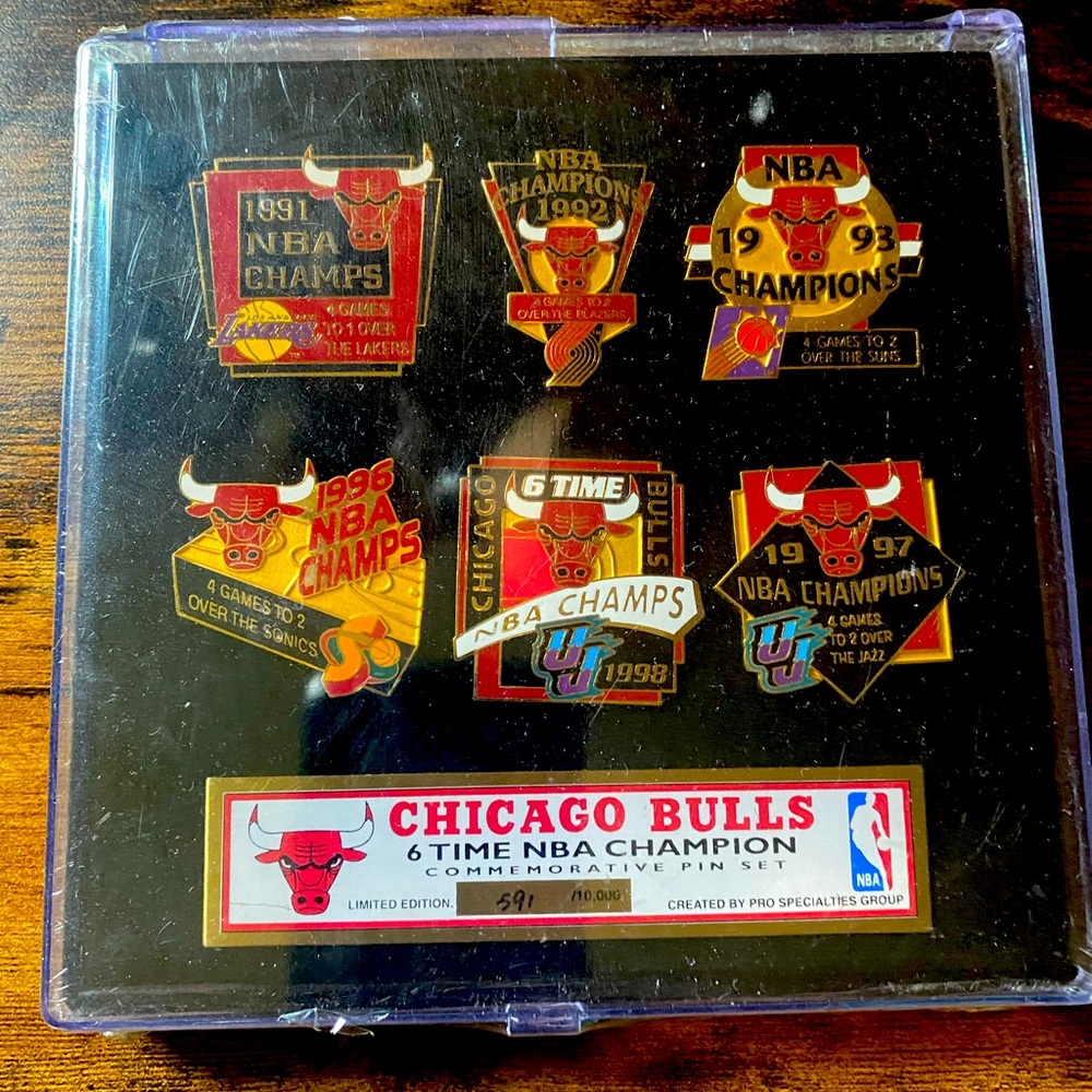 Chicago Bulls Pin Set